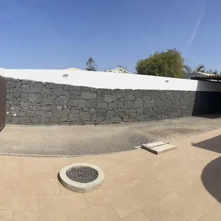 Abuelo Paco - Private Heated Pool Villa Playa Blanca