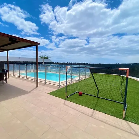 Villa Abuelo Paco - Private Heated Pool Playa Blanca