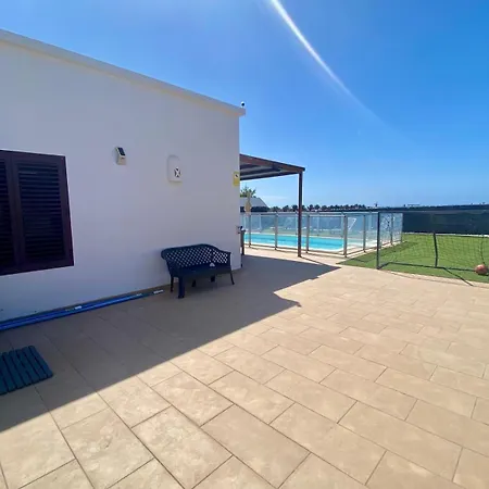 Abuelo Paco - Private Heated Pool Villa Playa Blanca