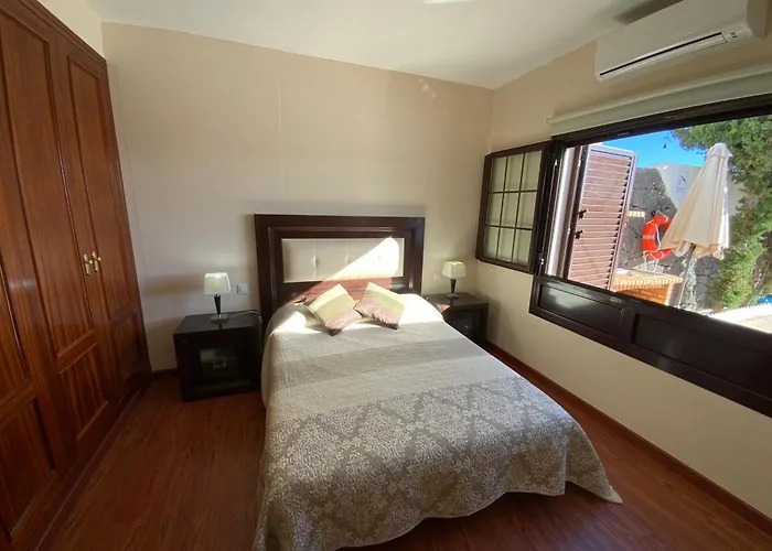 Βίλα Abuelo Paco - Private Heated Pool