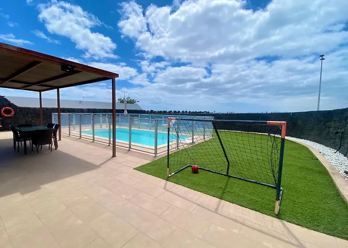 Villa Abuelo Paco - Private Heated Pool Playa Blanca (Lanzarote)